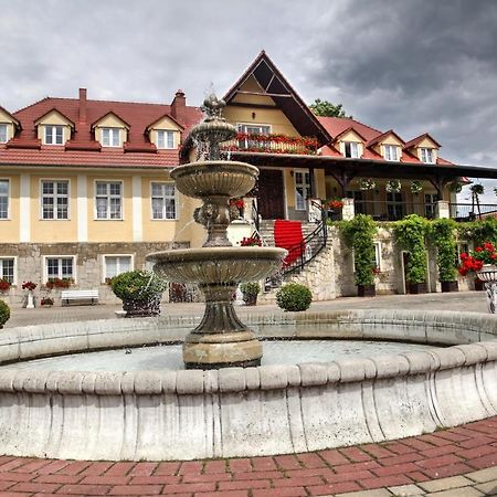 Zespol Palacowo-Parkowy Badzow Polkowice Luaran gambar
