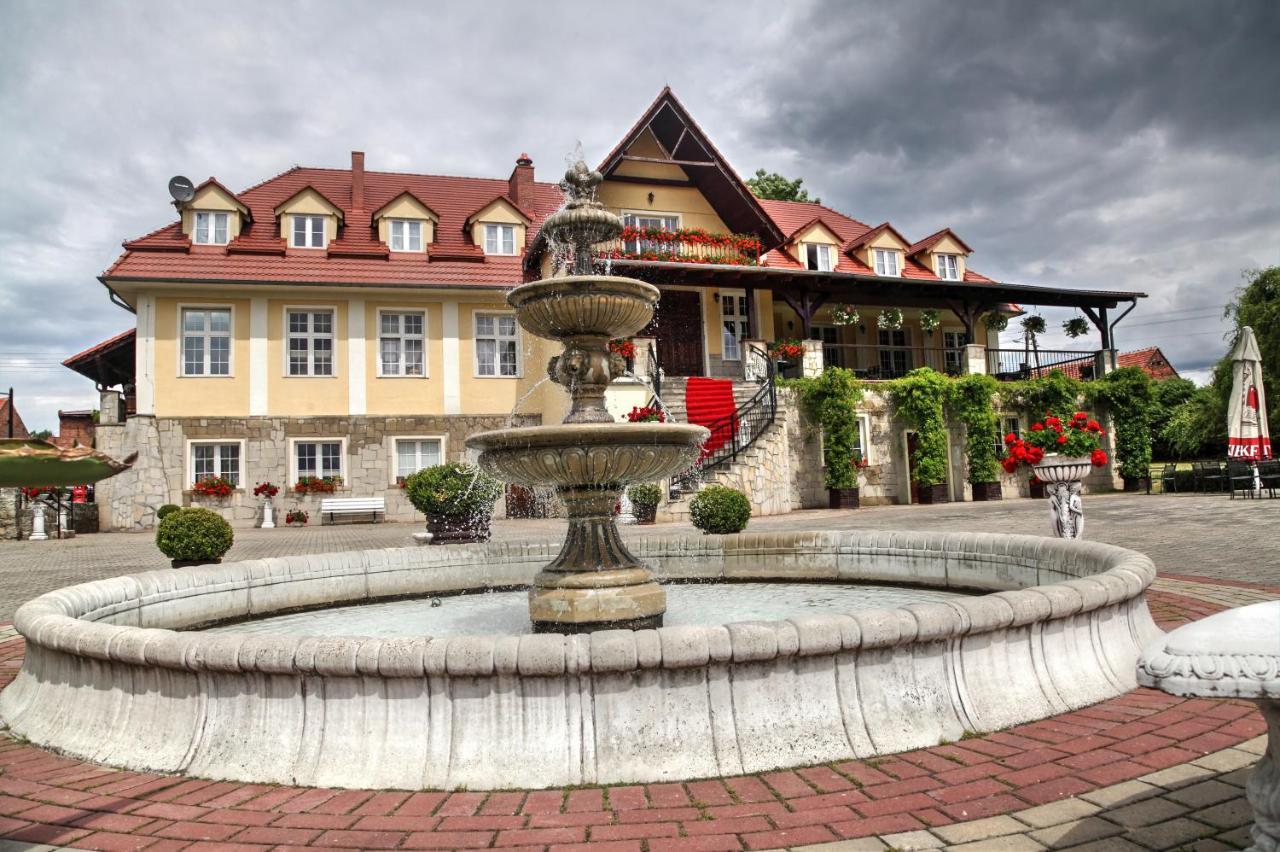 Zespol Palacowo-Parkowy Badzow Polkowice Luaran gambar