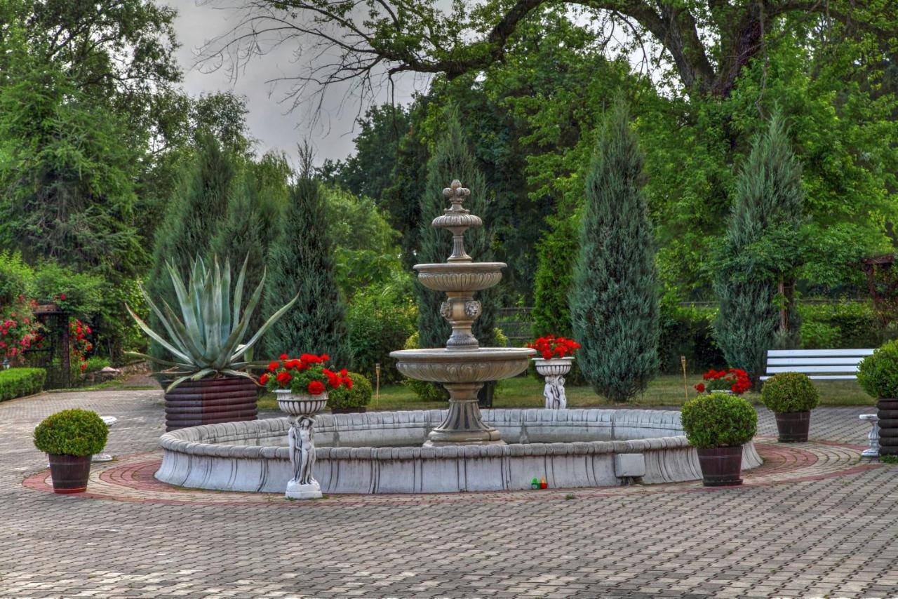 Zespol Palacowo-Parkowy Badzow Polkowice Luaran gambar