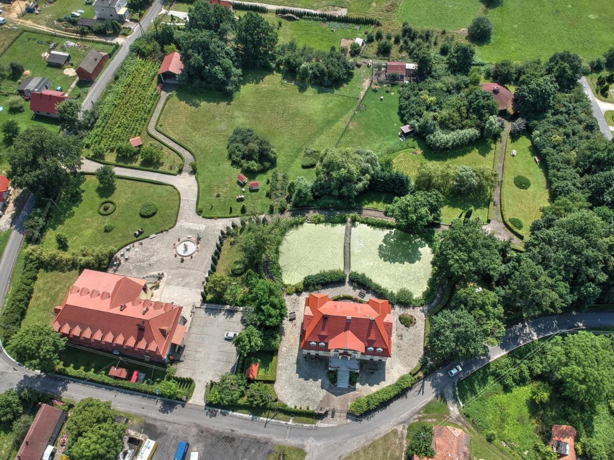 Zespol Palacowo-Parkowy Badzow Polkowice Luaran gambar