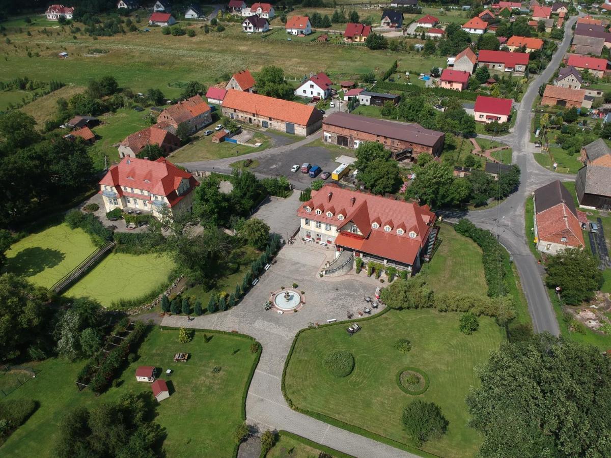 Zespol Palacowo-Parkowy Badzow Polkowice Luaran gambar