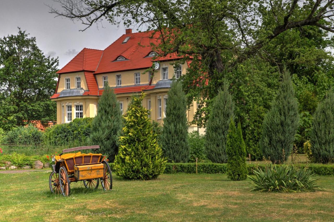 Zespol Palacowo-Parkowy Badzow Polkowice Luaran gambar
