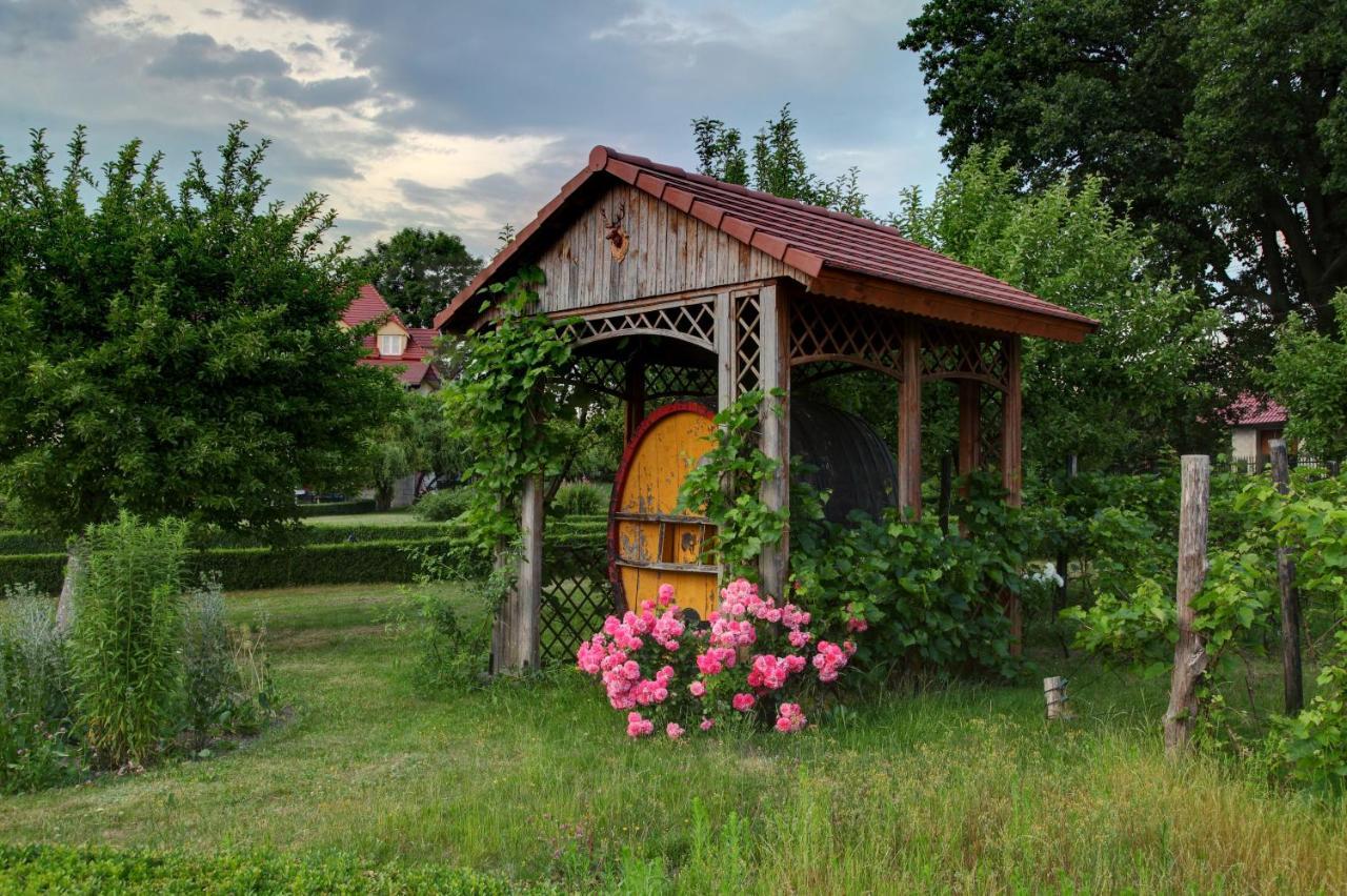 Zespol Palacowo-Parkowy Badzow Polkowice Luaran gambar