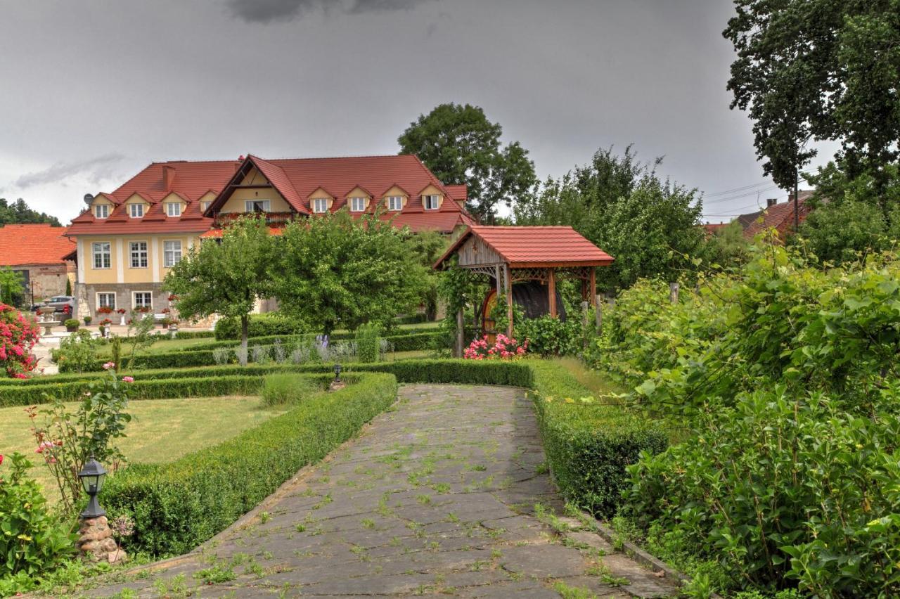 Zespol Palacowo-Parkowy Badzow Polkowice Luaran gambar