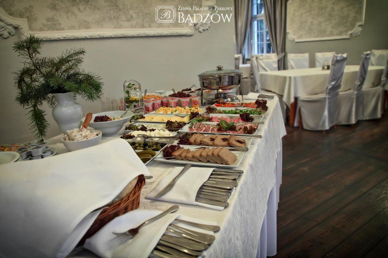 Zespol Palacowo-Parkowy Badzow Polkowice Luaran gambar